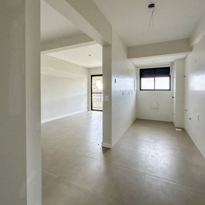 Apartamentos com 98m², 3 quartos, 1 suíte, 2 garagens, no bairro Saco Grande em Florianópolis