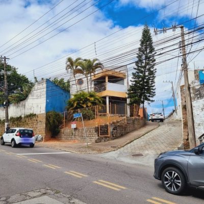 Predio com 422m², 8 garagens, no bairro Estreito em Florianópolis
