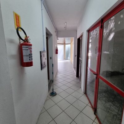 Predio com 422m², 8 garagens, no bairro Estreito em Florianópolis