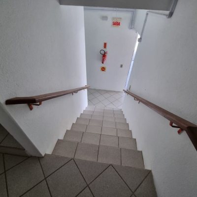 Predio com 422m², 8 garagens, no bairro Estreito em Florianópolis