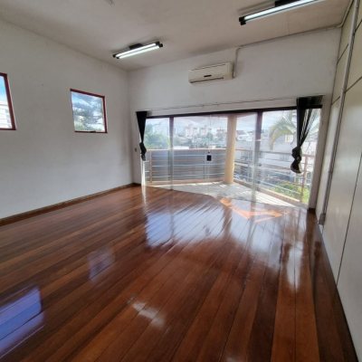 Predio com 422m², 8 garagens, no bairro Estreito em Florianópolis