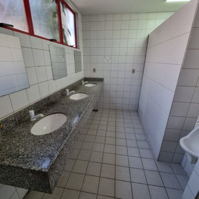 Predio com 422m², 8 garagens, no bairro Estreito em Florianópolis