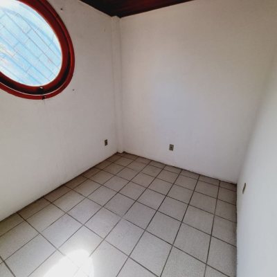 Predio com 422m², 8 garagens, no bairro Estreito em Florianópolis