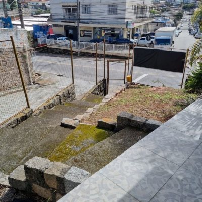 Predio com 422m², 8 garagens, no bairro Estreito em Florianópolis