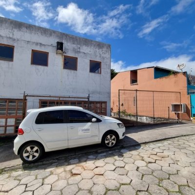 Predio com 422m², 8 garagens, no bairro Estreito em Florianópolis