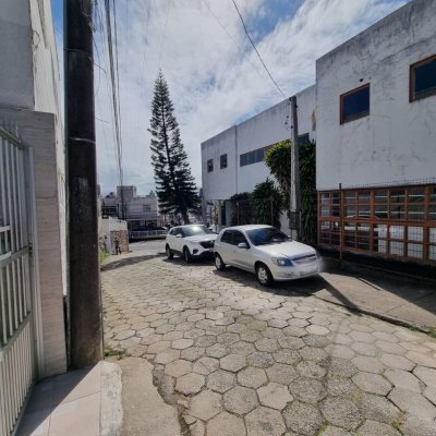 Predio com 422m², 8 garagens, no bairro Estreito em Florianópolis