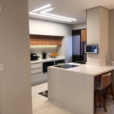 Apartamentos com 123m², 2 quartos, 2 suítes, 1 garagem, no bairro Estreito em Florianópolis
