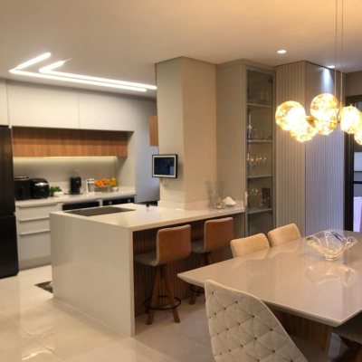 Apartamentos com 123m², 2 quartos, 2 suítes, 1 garagem, no bairro Estreito em Florianópolis