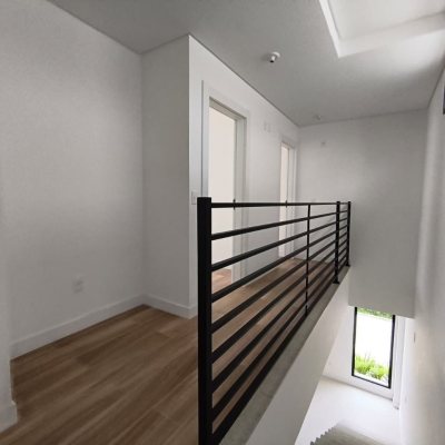 Casa em Condomínio com 230m², 3 quartos, 3 suítes, 2 garagens, no bairro Cacupé em Florianópolis