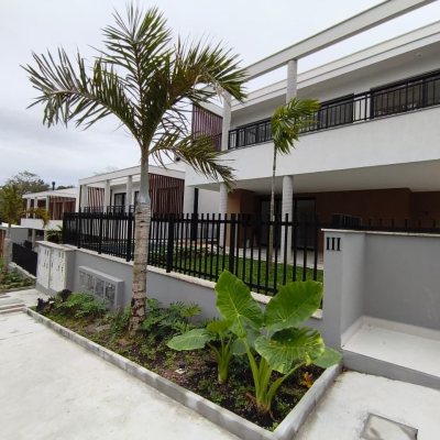 Casa em Condomínio com 230m², 3 quartos, 3 suítes, 2 garagens, no bairro Cacupé em Florianópolis