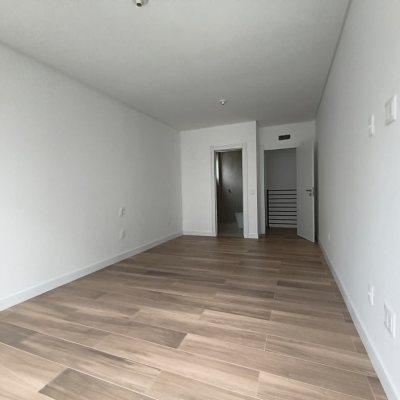 Casa em Condomínio com 230m², 3 quartos, 3 suítes, 2 garagens, no bairro Cacupé em Florianópolis