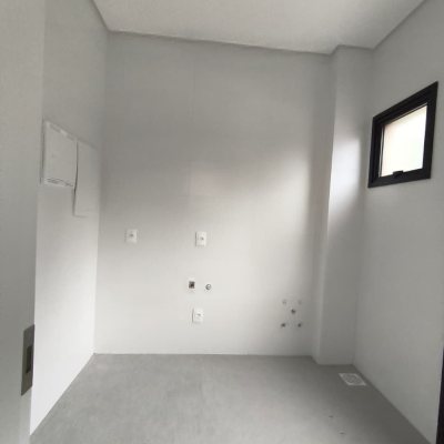 Casa em Condomínio com 230m², 3 quartos, 3 suítes, 2 garagens, no bairro Cacupé em Florianópolis