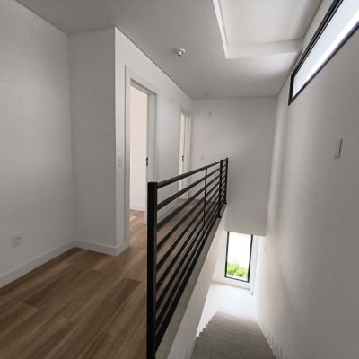 Casa em Condomínio com 230m², 3 quartos, 3 suítes, 2 garagens, no bairro Cacupé em Florianópolis