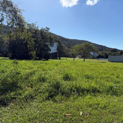 Terrenos Residenciais com 494m², no bairro Ratones em Florianópolis