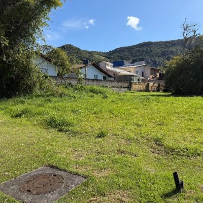 Terrenos Residenciais com 494m², no bairro Ratones em Florianópolis