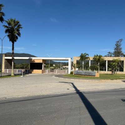 Terrenos Residenciais com 400m², no bairro Ratones em Florianópolis