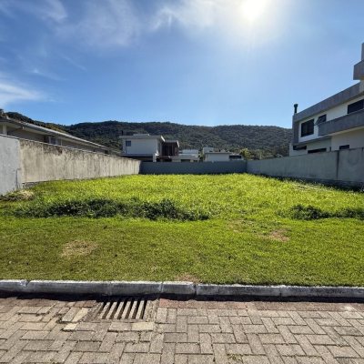 Terrenos Residenciais com 400m², no bairro Ratones em Florianópolis