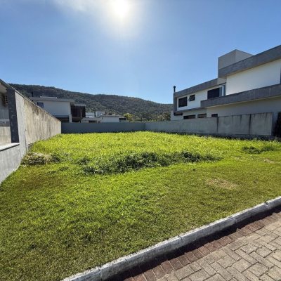 Terrenos Residenciais com 400m², no bairro Ratones em Florianópolis