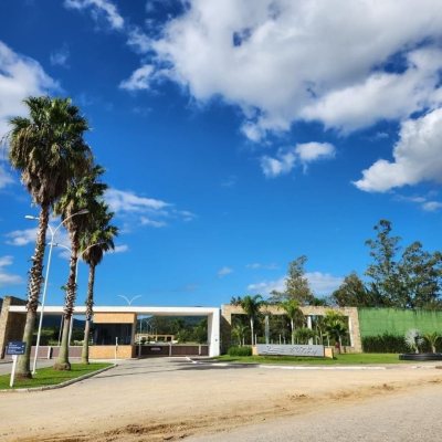 Terrenos Residenciais com 400m², no bairro Ratones em Florianópolis