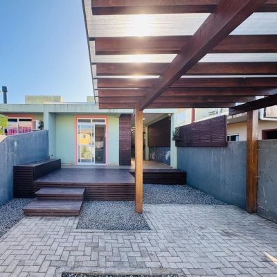 Casa Residencial com 80m², 2 quartos, 2 garagens, no bairro Ribeirão Da Ilha em Florianópolis