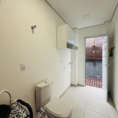 Casa Residencial com 80m², 2 quartos, 2 garagens, no bairro Ribeirão Da Ilha em Florianópolis
