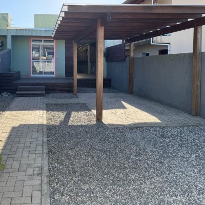 Casa Residencial com 80m², 2 quartos, 2 garagens, no bairro Ribeirão Da Ilha em Florianópolis
