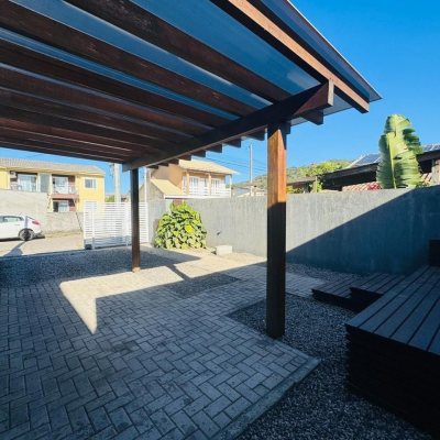 Casa Residencial com 80m², 2 quartos, 2 garagens, no bairro Ribeirão Da Ilha em Florianópolis