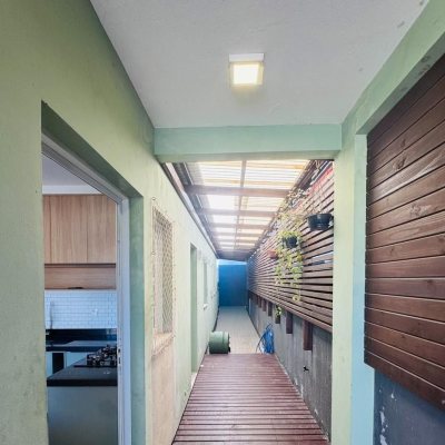 Casa Residencial com 80m², 2 quartos, 2 garagens, no bairro Ribeirão Da Ilha em Florianópolis