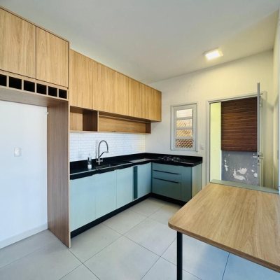 Casa Residencial com 80m², 2 quartos, 2 garagens, no bairro Ribeirão Da Ilha em Florianópolis