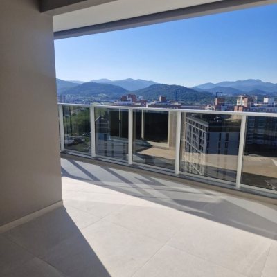 Cobertura com 125m², 3 quartos, 2 suítes, 2 garagens, no bairro Pedra Branca em Palhoça