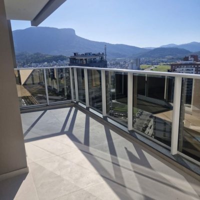 Cobertura com 125m², 3 quartos, 2 suítes, 2 garagens, no bairro Pedra Branca em Palhoça