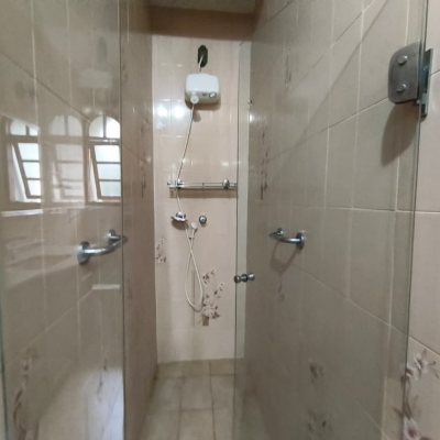 Casa Residencial com 380m², 6 quartos, 2 suítes, 6 garagens, no bairro João Paulo em Florianópolis