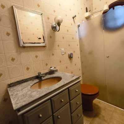 Casa Residencial com 380m², 6 quartos, 2 suítes, 6 garagens, no bairro João Paulo em Florianópolis