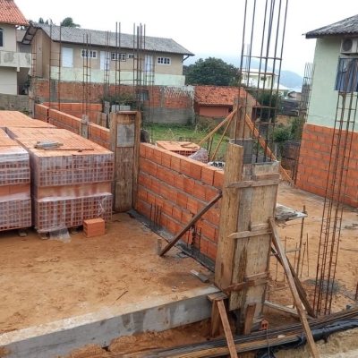 Sobrado Residencial com 113m², 3 quartos, 1 suíte, 2 garagens, no bairro Ingleses do Rio Vermelho em Florianópolis
