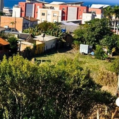 Sobrado Residencial com 113m², 3 quartos, 1 suíte, 2 garagens, no bairro Ingleses do Rio Vermelho em Florianópolis