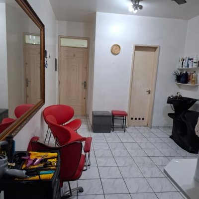 Sala com 27m², no bairro Centro em Florianópolis