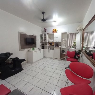 Sala com 27m², no bairro Centro em Florianópolis