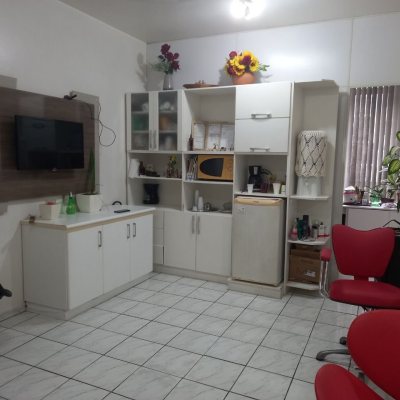 Sala com 27m², no bairro Centro em Florianópolis