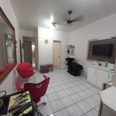 Sala com 27m², no bairro Centro em Florianópolis