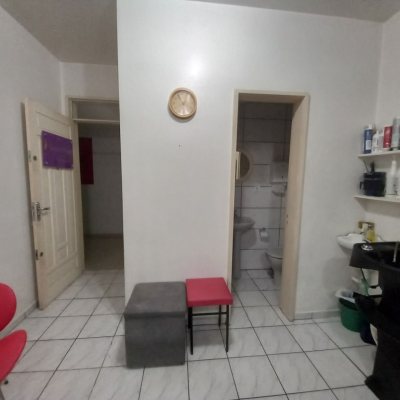 Sala com 27m², no bairro Centro em Florianópolis