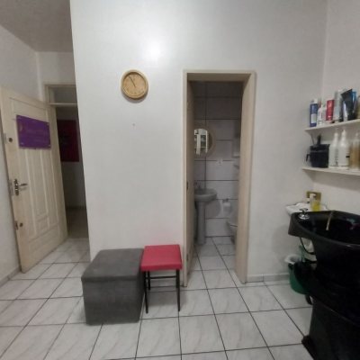 Sala com 27m², no bairro Centro em Florianópolis