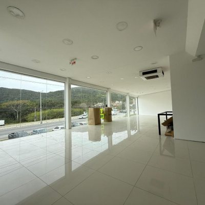 Terreno Comercial com 1766m², no bairro Santo Antônio De Lisboa em Florianópolis