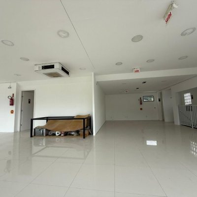 Terreno Comercial com 1766m², no bairro Santo Antônio De Lisboa em Florianópolis