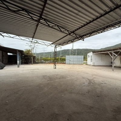 Terreno Comercial com 1766m², no bairro Santo Antônio De Lisboa em Florianópolis