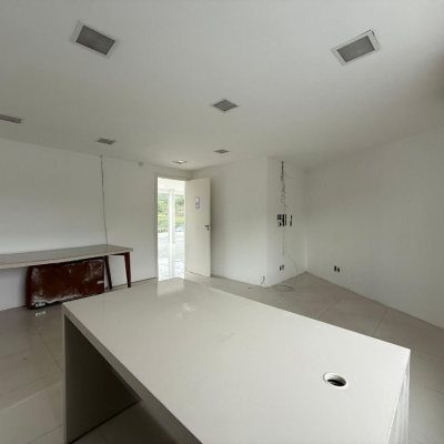 Terreno Comercial com 1766m², no bairro Santo Antônio De Lisboa em Florianópolis