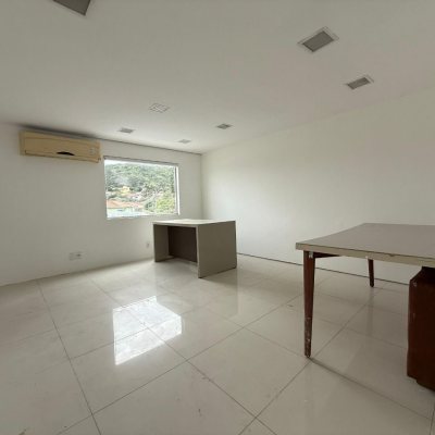 Terreno Comercial com 1766m², no bairro Santo Antônio De Lisboa em Florianópolis