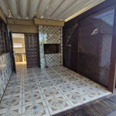 Casa Residencial com 367m², 4 quartos, 1 garagem, no bairro Canasvieiras em Florianópolis