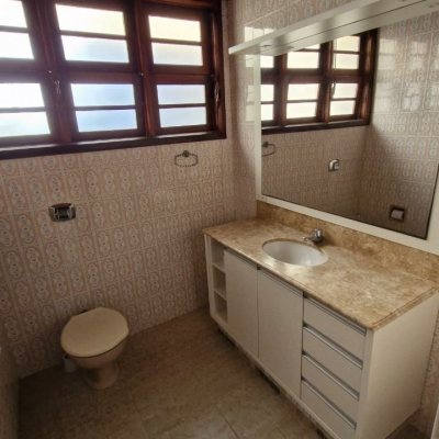 Casa Residencial com 367m², 4 quartos, 1 garagem, no bairro Canasvieiras em Florianópolis