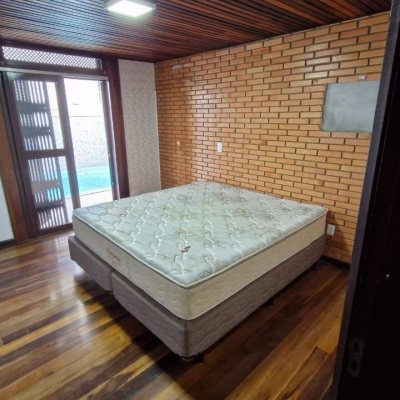 Casa Residencial com 367m², 4 quartos, 1 garagem, no bairro Canasvieiras em Florianópolis