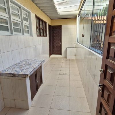 Casa Residencial com 367m², 4 quartos, 1 garagem, no bairro Canasvieiras em Florianópolis